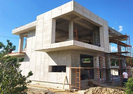 монолітний будинок